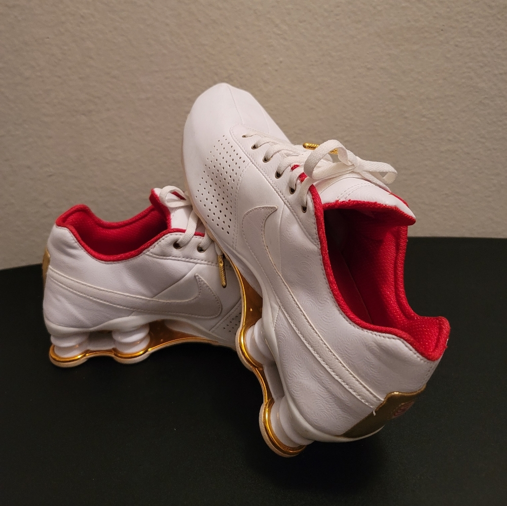 Nike shox white and gold 7.5